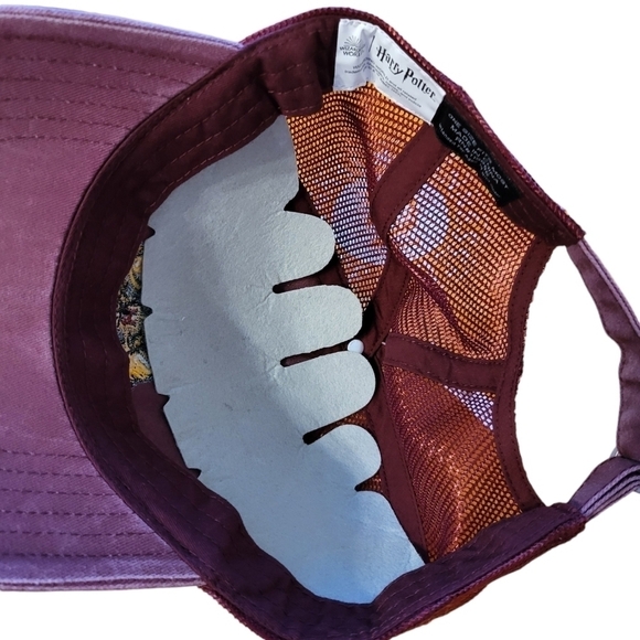 NWT Harry Potter Hogwarts Cap , adjustable adult trucker hat - Picture 10 of 16